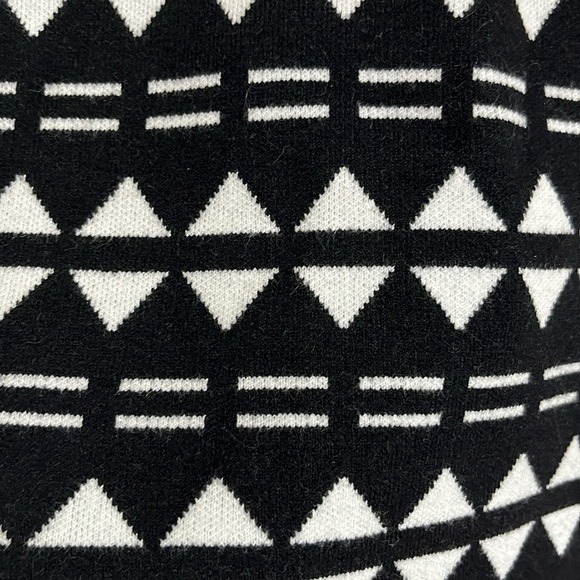 Anne Klein Women’s Mock Neck Sweater Black White Geometric Triangle Print Sz S - Picture 6 of 9